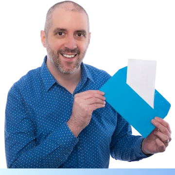 Stefan Malter mit blauem Brief
